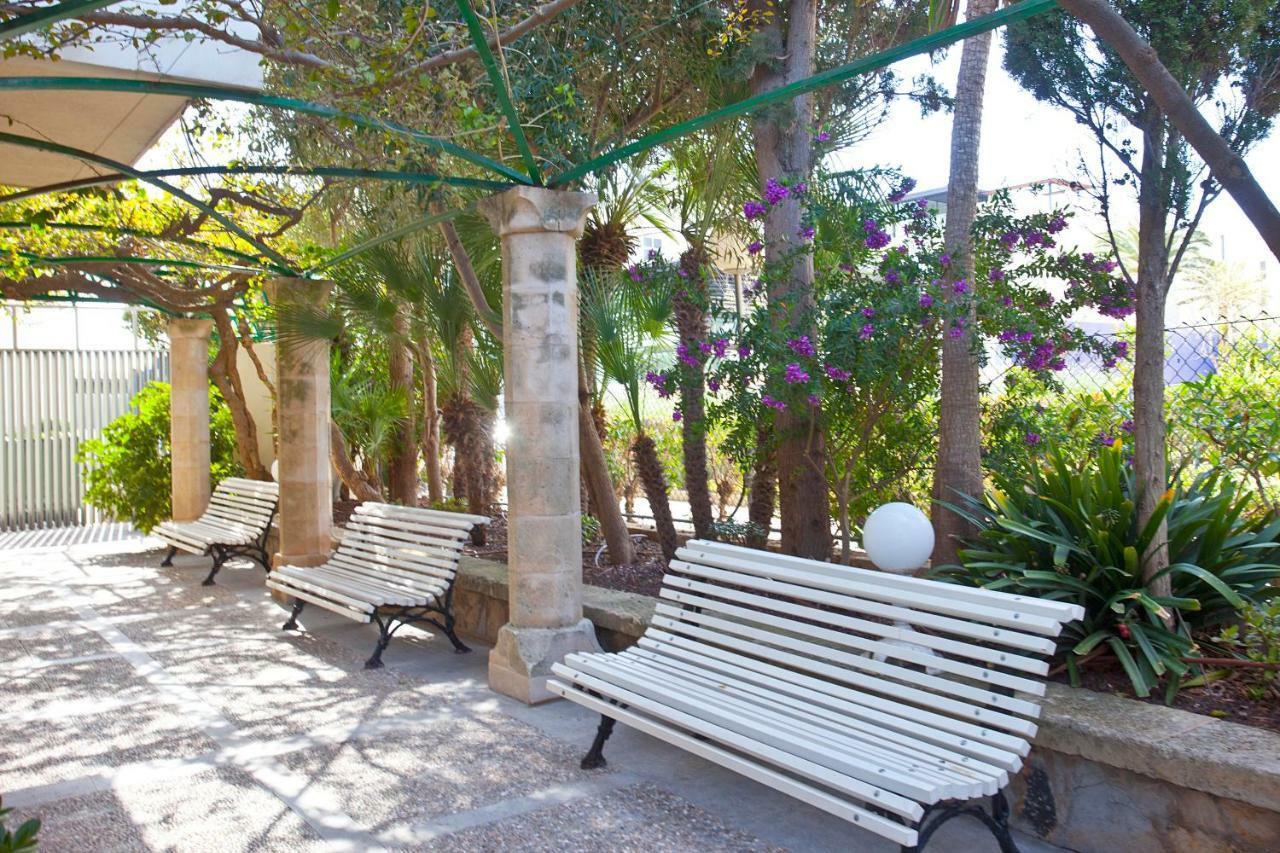 Apartamentos Sol y Mar Cala Bona  Exterior foto