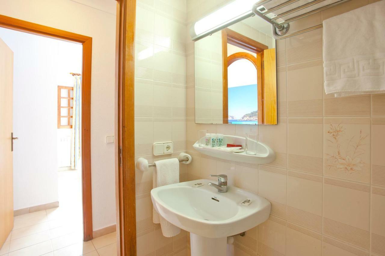 Apartamentos Sol y Mar Cala Bona  Exterior foto